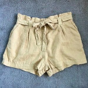 L’AGENCE Hillary Paperbag Linen Short Gold Size 29